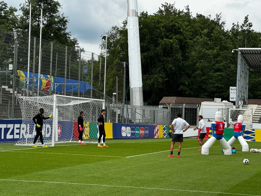 Patrick Foletti formt unsere Goalies.