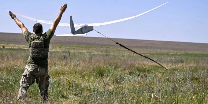 Flammenmeer - Ukrainische Drohnen treffen russische Treibstofflager