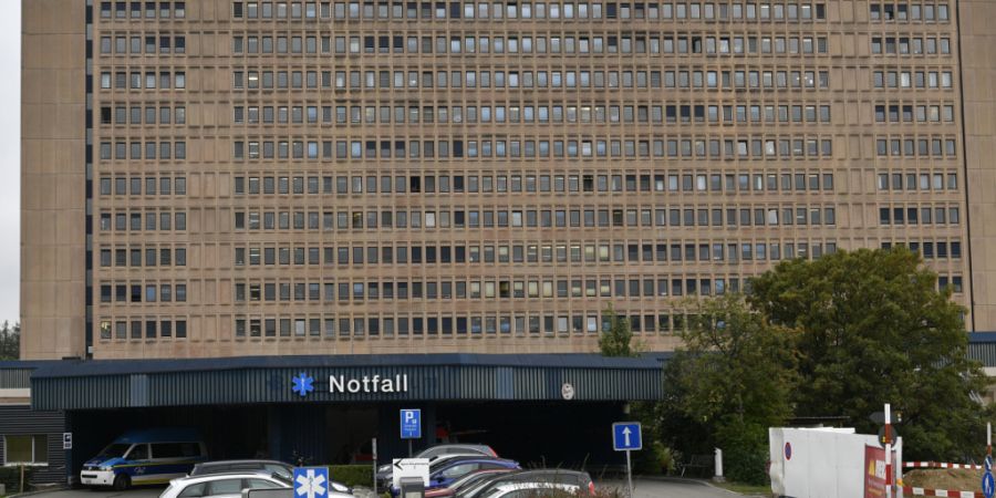 Das Kantonsspital Baden (im Bild der alte Teil) muss die Beschaffung eines Linearbeschleunigers öffentlich ausschreiben. (Archivbild)
