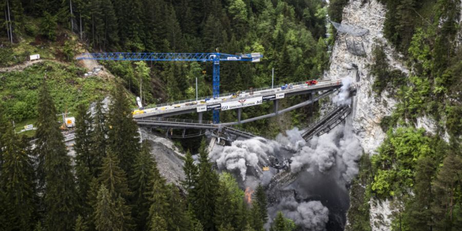 Der Castiel-Viadukt zwischen Chur und Arosa wurde im Mai 2024 durch einen Neubau ersetzt. (Archivbild)