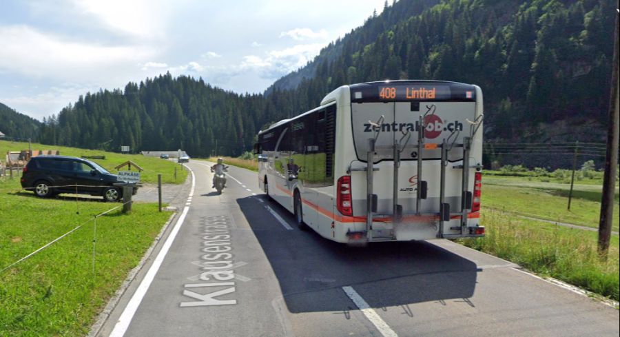 Die Fahrt über den Klausenpass dauert etwa zwei Stunden.
