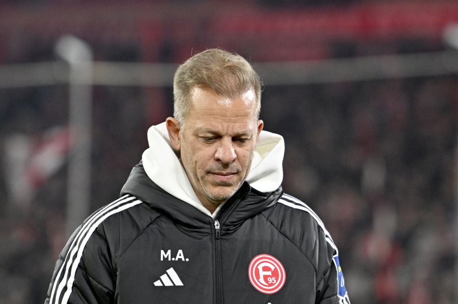 Der Fussballtrainer Markus Anfang trat als Trainer von Werder Bremen zurück und musste wegen einem gefälschten Covid-Dokument eine Busse zahlen.