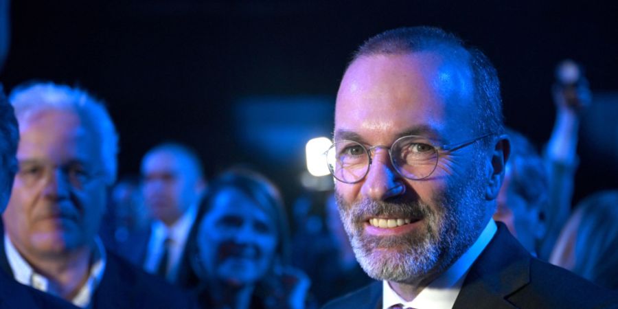 ARCHIV - Manfred Weber (CSU), Vorsitzender der EVP, besucht die Feier der Europäischen Volkspartei (EVP). Die Europäische Volkspartei (EVP) wurde mit Unterstützung der CSU und CDU am...