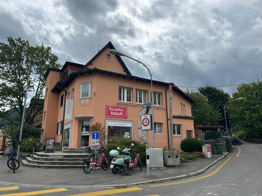 Das Bettenfachgeschäft Schlafwohl bietet deshalb einen «Baustellenrabatt» an.