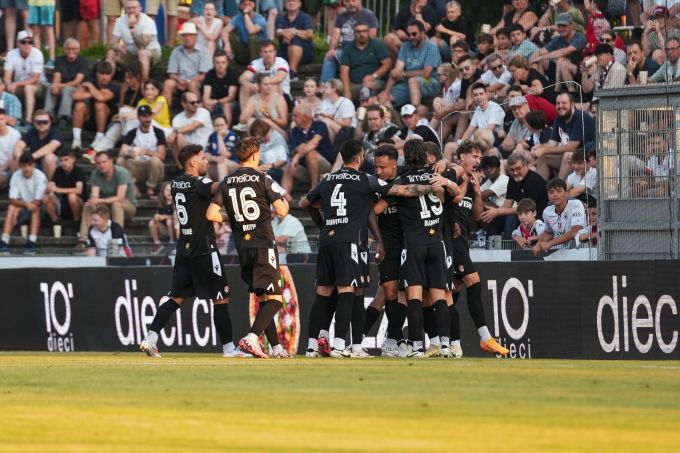 Der FC Thun jubelt in Aarau über einen gelungenen Saison-Einstand. FC Thun