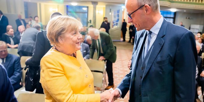 Deutschland - Merkel kritisiert CDU/CSU-Abstimmung mit AfD