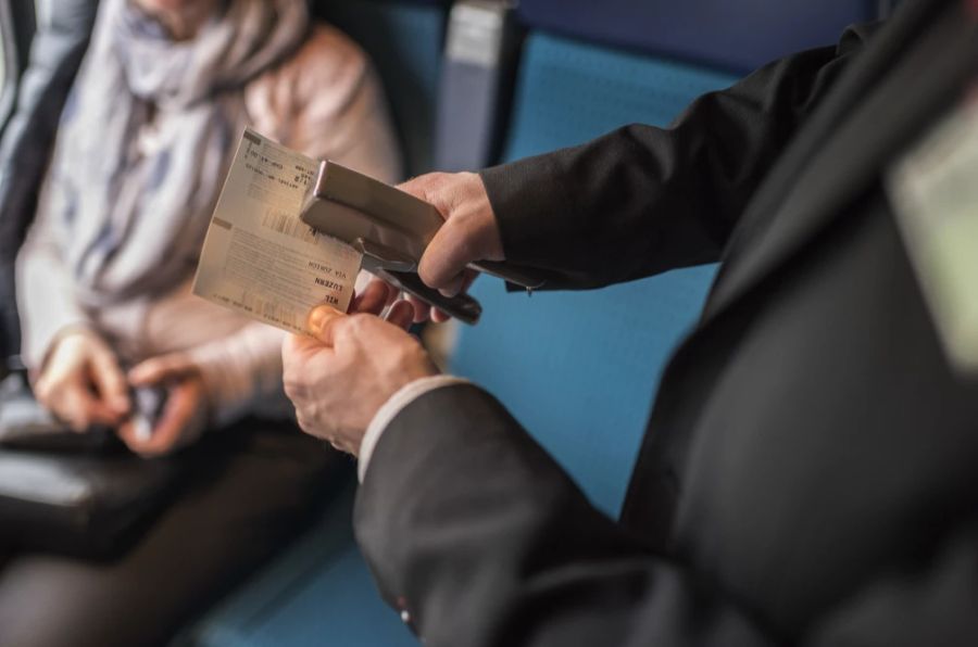 Im Aargau wurde im Februar 2022 eine Frau mit einem manipulierten Zugticket erwischt. (Symbolbild)