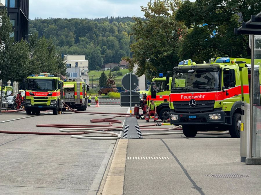 Die Feuerwehr ist vor Ort.