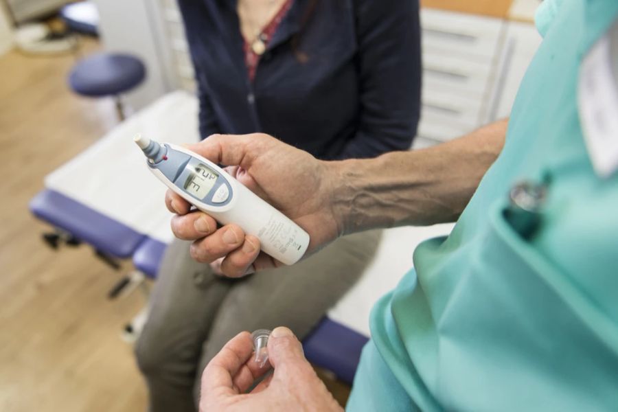 Wenn Arzt und Patient nicht die gleichen Sprachen sprechen, kann es schwierig werden. (Symbolbild)