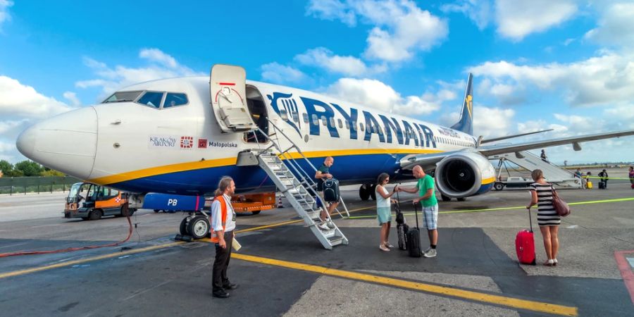 Ryanair Maschine Fluggäste Rollfeld