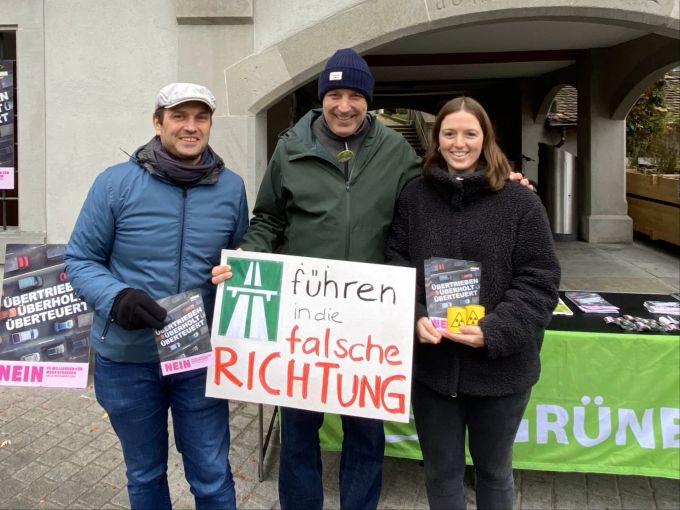 Grüne-Kantonsrat David Galeuchet (Mitte) lehnt die Vorlage zum Ausbau der Schweizer Nationalstrassen ab. David Galeuchet Grüne