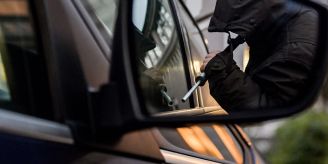 Uhren-Klau - So billig versucht Autofahrer, Versicherung zu betrügen