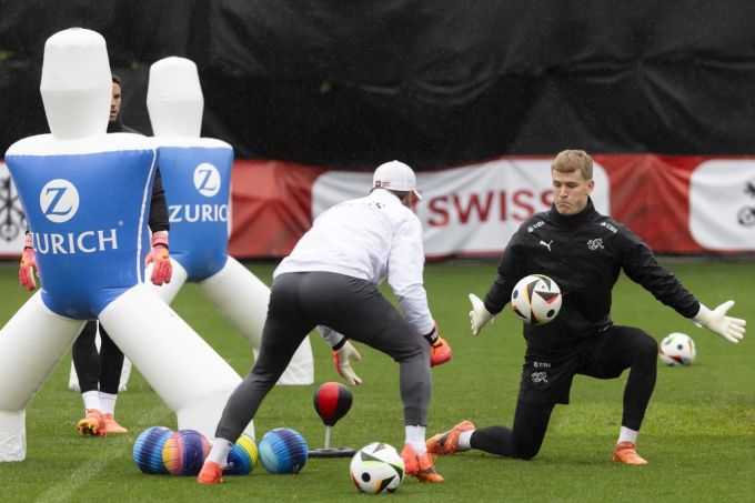 Pascal Loretz konnte vor der EM 2024 auch schon im Training der A-Nati dabei sein. Pascal Loretz
