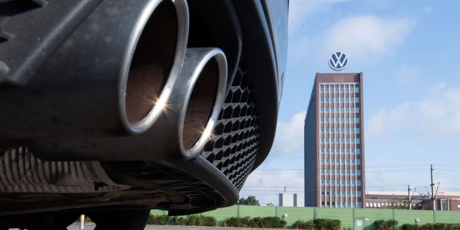 Bei VW in Wolfsburg herrscht nach den verschärften Sparplänen Verunsicherung in der Belegschaft. (Archivbild)