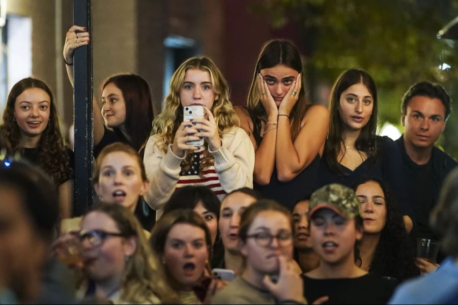 Junge Menschen in den USA verfolgen die Wahlen. Viele haben gar nicht gewählt.