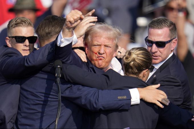 Donald Trump wurde im Wahlkampf angeschossen, bei den US-Wahlen selbst kam es zu kaum Zwischenfällen. fcz