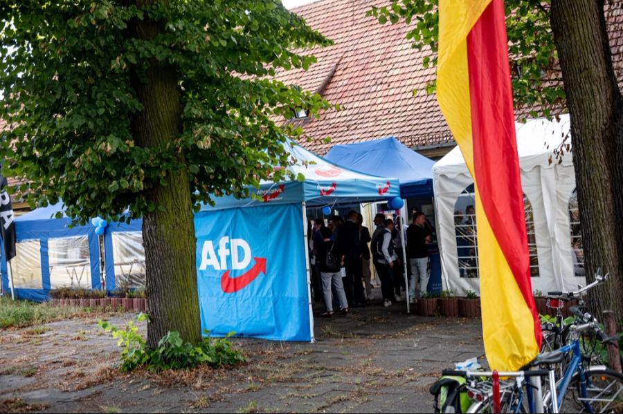 Ein AfD-Gegner hofft, dass die Partei bei den Bundestagswahlen in einem Jahr weniger Zuspruch erhält.