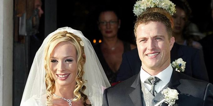 Echte Liebe oder Scheinehe? Cora und Ralf Schumacher bei Ihrer Hochzeit im Jahr 2001. (Archivbild) Cora Ralf Schumacher Hochzeit