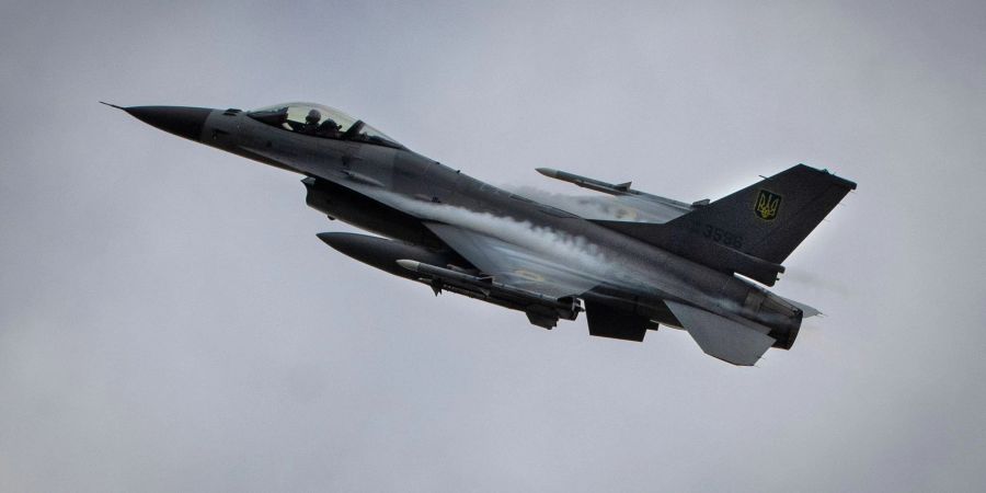 Erst Anfang August waren die ersten F-16 der Ukraine vorgestellt worden. Sie kamen angeblich aus den Niederlanden. (Archivbild)