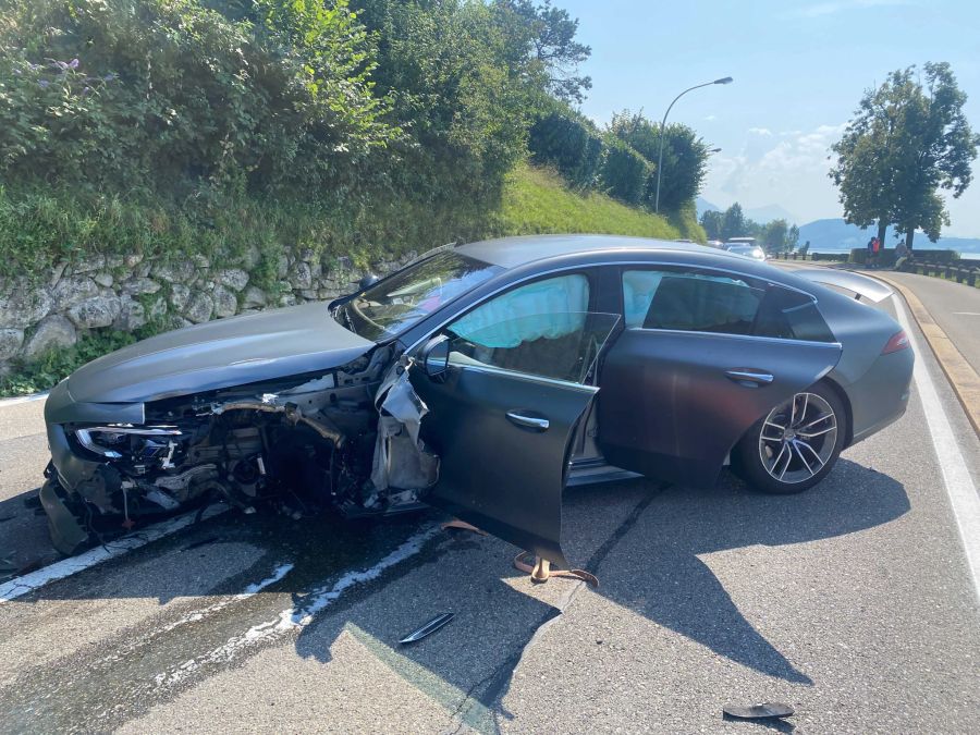 An den Fahrzeugen entstand ein Totalschaden.