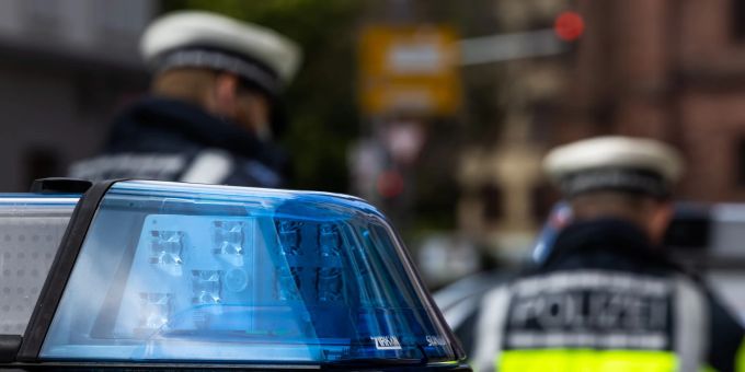 Eine randalierende Person löste in Basel am Donnerstag einen grösseren Polizeieinsatz aus. (Symbolbild) Am Landgericht Heilbronn läuft ein Grosseinsatz der Polizei. (Symbolbild)