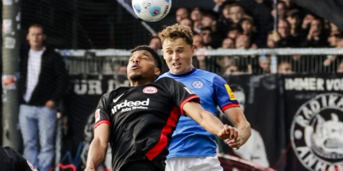 Aurèle Amenda kommt zu seinem Startelf-Debüt bei Frankfurt. Aurèle Amenda Eintracht Frankfurt