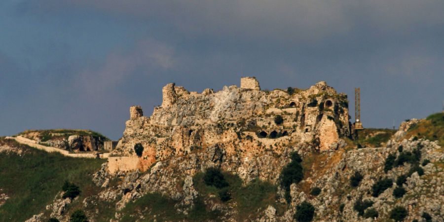 Eine Gesamtansicht der aus der Kreuzfahrerzeit stammenden Burg Beaufort (Belfort), die vor Ort als Qalaat al-Chakif oder Shaqif Arnun bekannt ist. Foto: Stringer/dpa