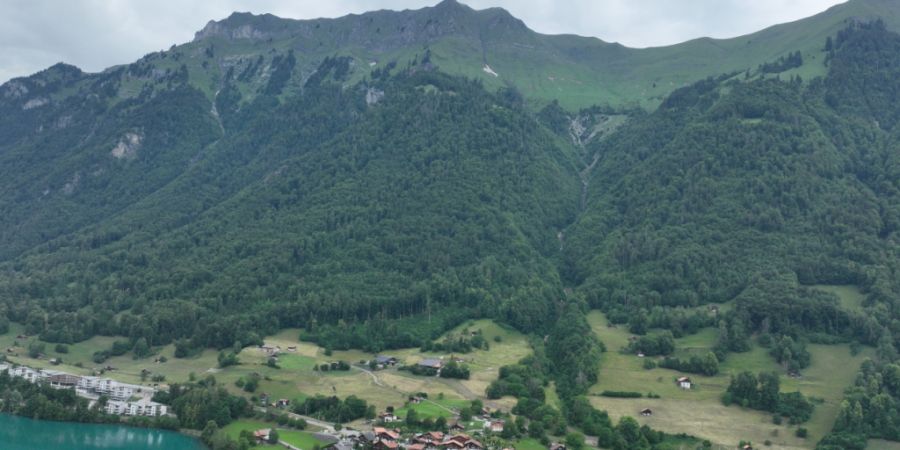 Im Gebiet des Hardergrates oberhalb des Brienzersees wurde seit Anfang Mai eine 26-jährige Wanderin vermisst.