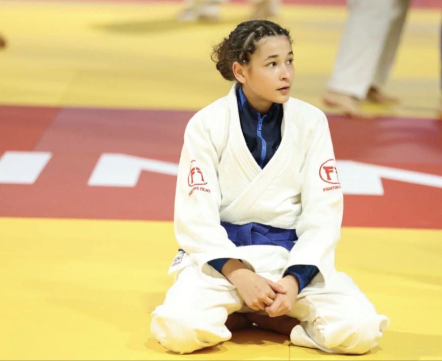 Stolz auf die eigene Leistung: Shakira Gabteni trainiert im U18-Nationalkader des Schweizerischen Judo & Ju-Jitsu Verbands.