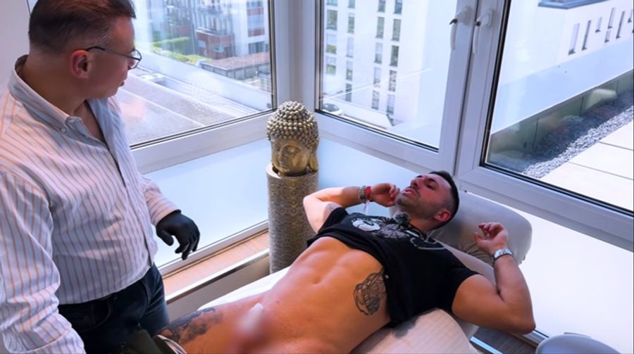 Der Realitystar dokumentierte den Eingriff für seine Youtube-Doku.
