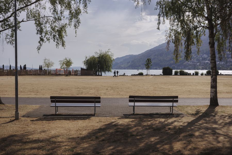 In der Schweiz (hier ein Bild des Strandbodens in Biel) ist es aktuell viel zu trocken.