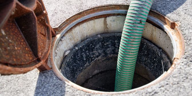 Kanalreinigung Abwasser Rohr Leitung