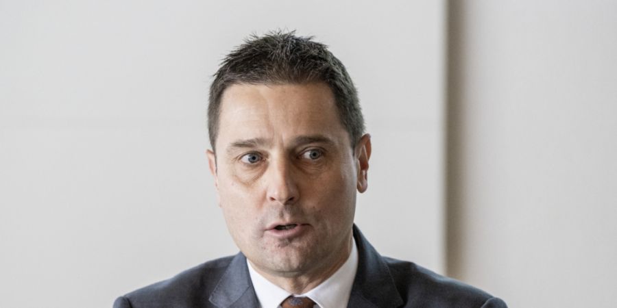 Der Schwyzer Regierungsrat André Rüegsegger (SVP) will die Projektierung für den Zubringer Siebnen weiter vorantreiben. (Archivbild)