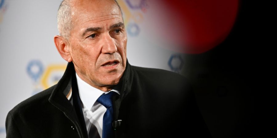 ARCHIV - Janez Jansa spricht in seinem Wahlbüro zu den Medien. Foto: Denes Erdos/AP/dpa/Archivbild