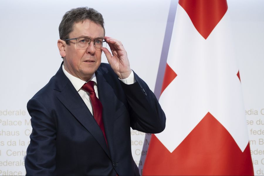 Energieminister Albert Rösti unterzog sich wegen zunehmender Beschwerden kürzlich einer Rückenoperation.