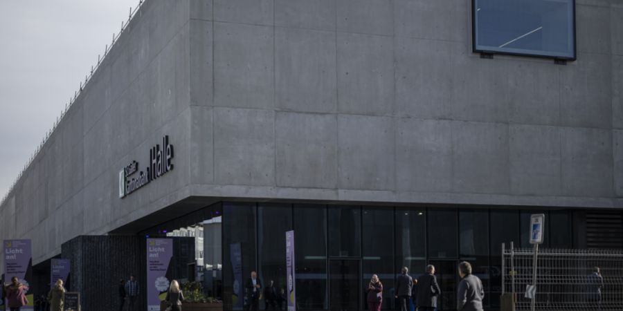 Die Aussengestaltung rund um die neue grosse Olma-Halle 1 wird von den Grünen kritisiert. (Archivbild)