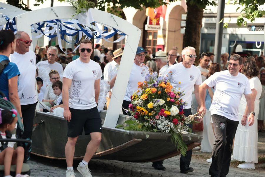 Impressionen vom Maienzug 2026 durch die Aarauer Innenstadt.