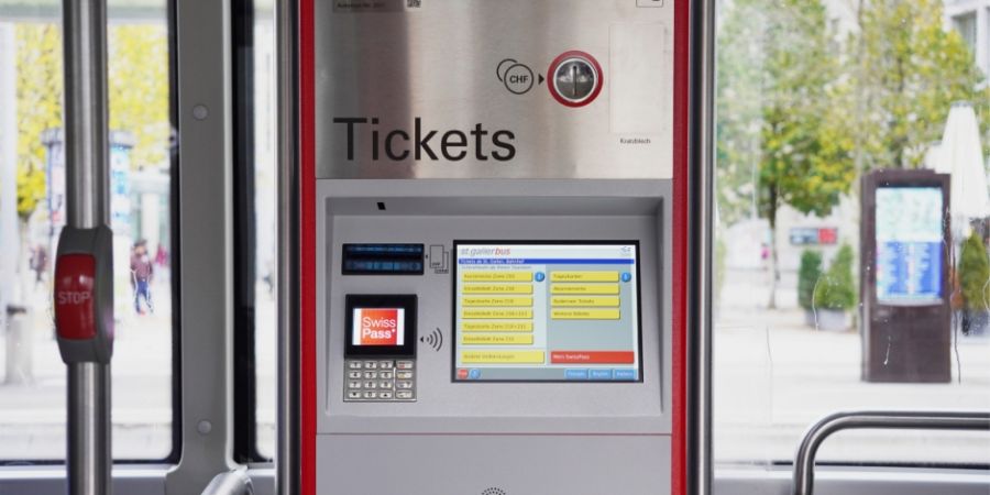Der Gang zum Ticketautomaten in den St. Galler Stadtbusse ist nicht für alle selbstverständlich