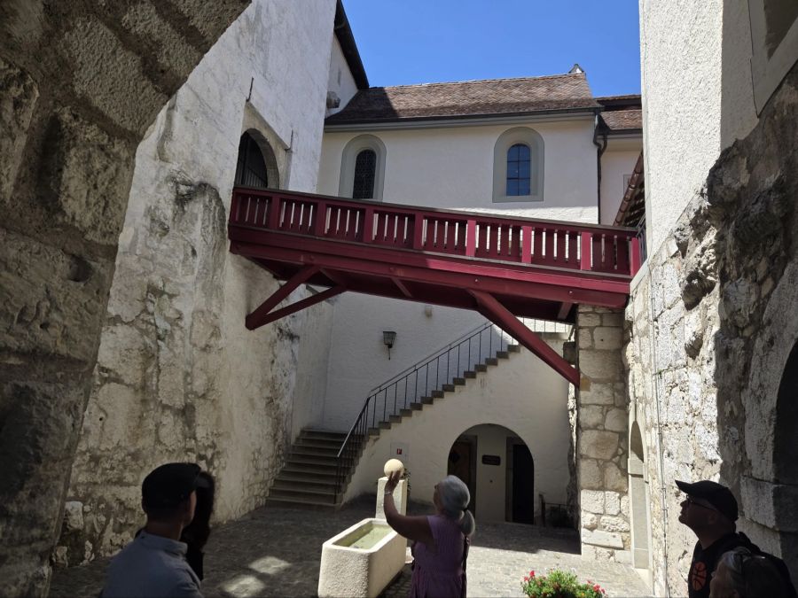 Der Schlosshof verbindet die ursprüngliche Burg mit der Festung. Bild: da