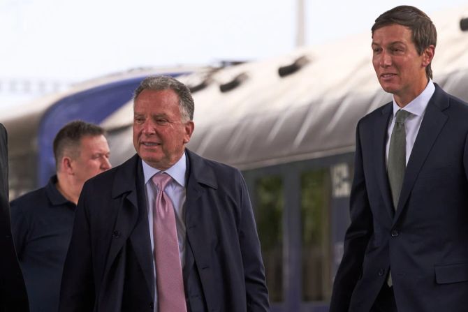 Steve Witkoff (l.) und Jared Kushner
