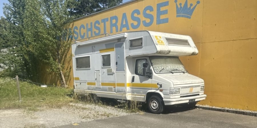 2504 Franken hat jemand für dieses herrenlose Wohnmobil ausgegeben. Die Stadtpolizei Winterthur versteigerte es auf Ricardo. Ob es überhaupt noch fährt, ist unklar.