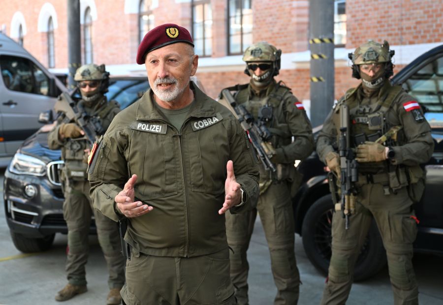 Die Anti-Terror-Einheit Cobra nahm den 14-Jährigen fest.