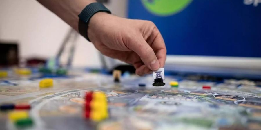 Die internationale Spielmesse "Spiel'21" in der Messe Essen ist gestartet. Die Branche wächst seit Jahren und ist durch die Pandemie noch beflügelt worden. Foto: Fabian Strauch/dpa