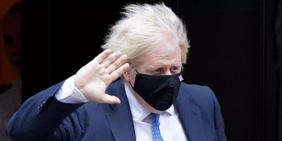 Der britische Premier Boris Johnson vor seinem Amtssitz 10 Downing Street. Foto: Stefan Rousseau/PA Wire/dpa