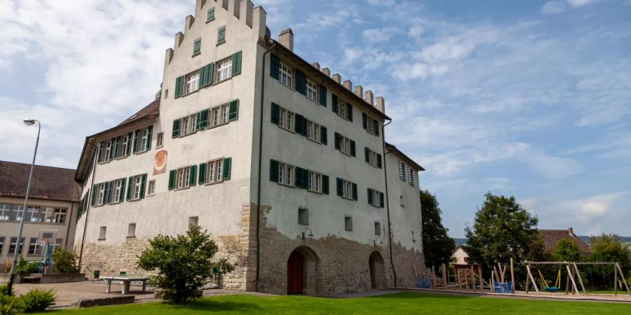 Die Schule in Bürzeln (TG).