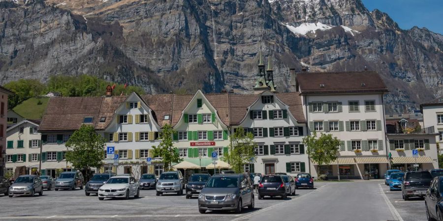 Zaunplatz-(Landsgemeindeplatz) in der Stadt Glarus.