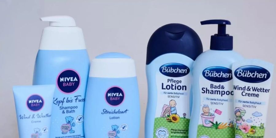 Unterschiedliche Pflege-Produkte für Babys der Marken Bübchen und Nivea. Foto: Annette Riedl/dpa