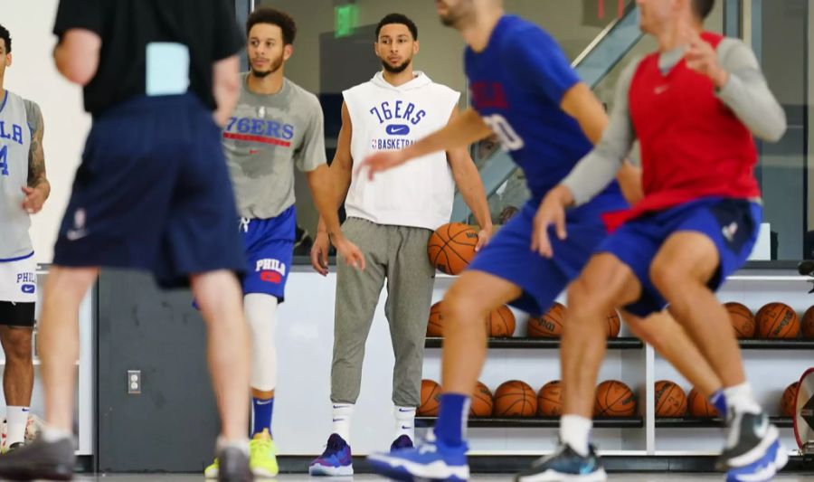 Engagement sieht anders aus: Ben Simmons will weg aus Philadelphia.