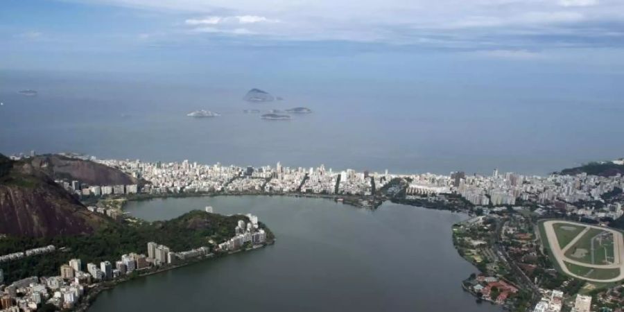 Wer nach Brasilien einreist, muss seinen Impfnachweis vor dem Einsteigen bei der zuständigen Fluggesellschaft vorzeigen. Foto: picture alliance / dpa