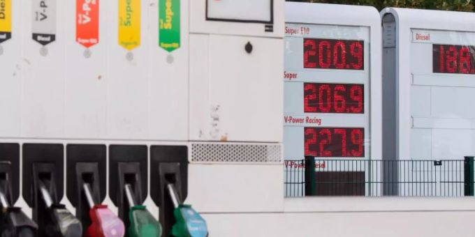 Die Spritpreise steigen seit Monaten, Anfang der Woche hat der Preis für Diesel ein Allzeithoch erreicht. Foto: Julian Stratenschulte/dpa Die Spritpreise steigen seit Monaten, Anfang der Woche hat der Preis für Diesel ein Allzeithoch erreicht. Foto: Julian Stratenschulte/dpa